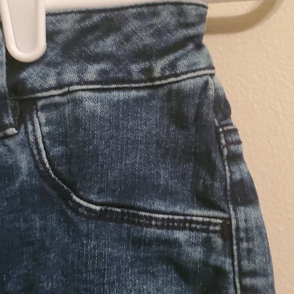 American Eagle sky high jegging shorts. - Picture 3 of 6